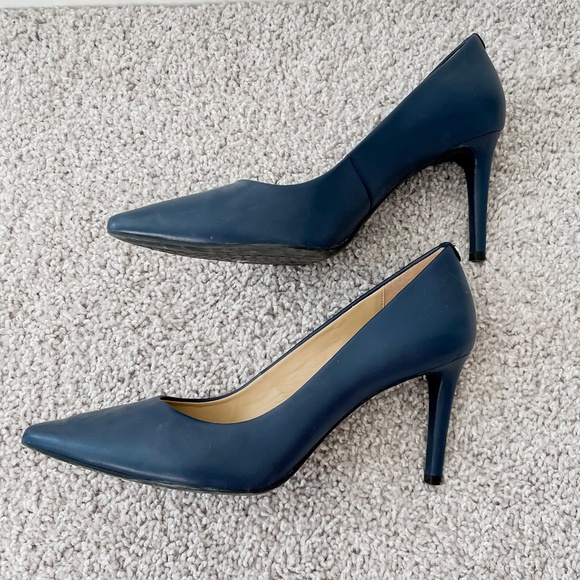 Navy Blue Michael Kors Heels - Picture 5 of 7